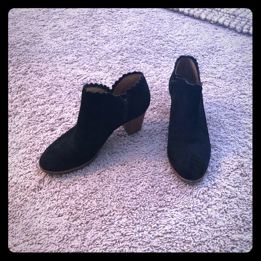 Jack Rogers scalloped booties